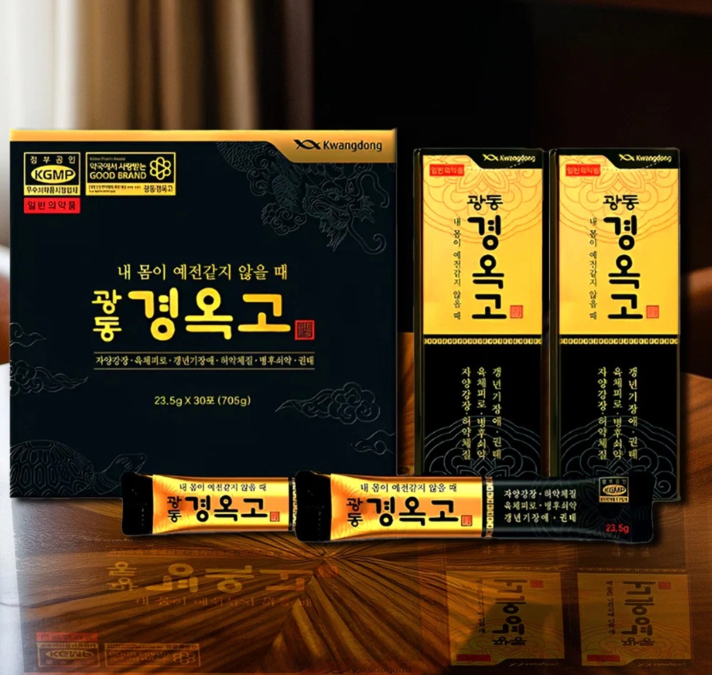 KwangDong Kyungokgo Korean Traditional Nutrition Red Ginseng Extract Stick Gift Set (23.5g x 30 Packets)